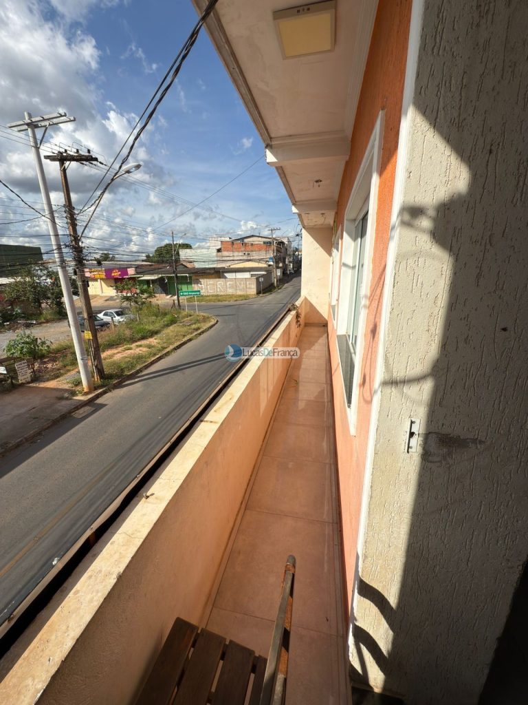 Sobrado com loja comercial no Arapoangas (3)