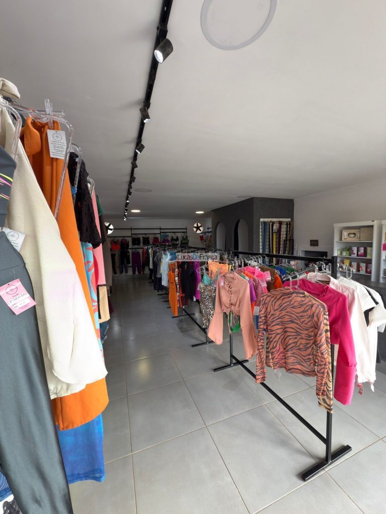 Sobrado com loja comercial no Arapoangas (5)