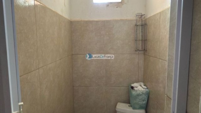 Sobrado com loja comercial e terraço no Arapoangas – Avenida Comercial