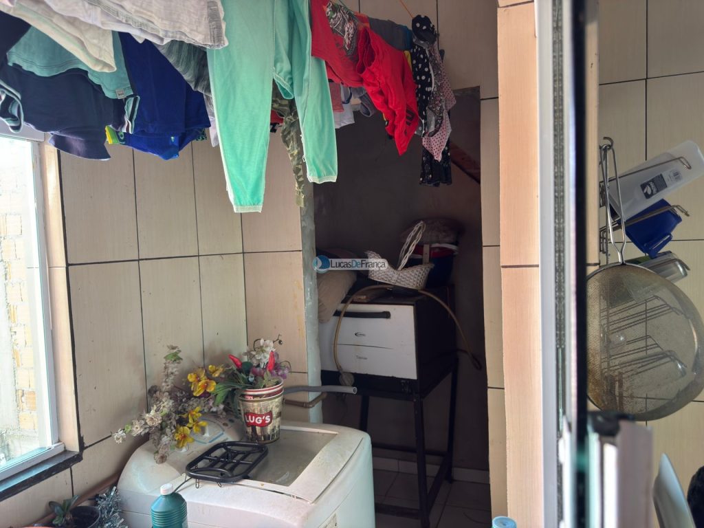 Sobrado com loja comercial no Arapoangas (9)