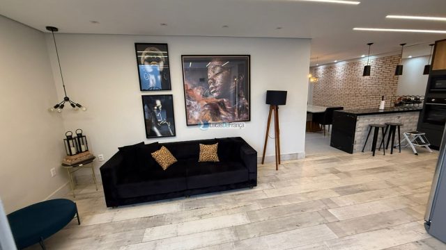 Casa à Venda na Avenida Contorno da Vila Vicentina
