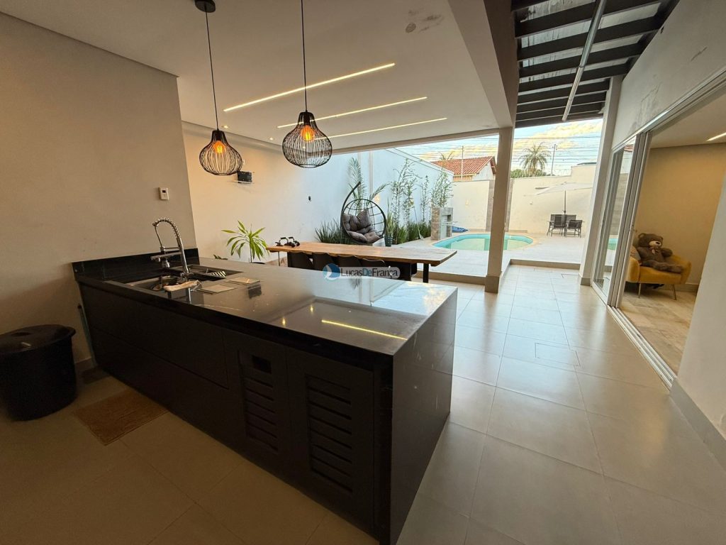 Casa à Venda na Avenida Contorno da Vila Vicentina (5)