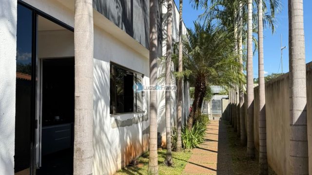 Casa de alto padrão no Cond. Jardim Oriente