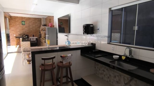 Casa de alto padrão no Arapoangas