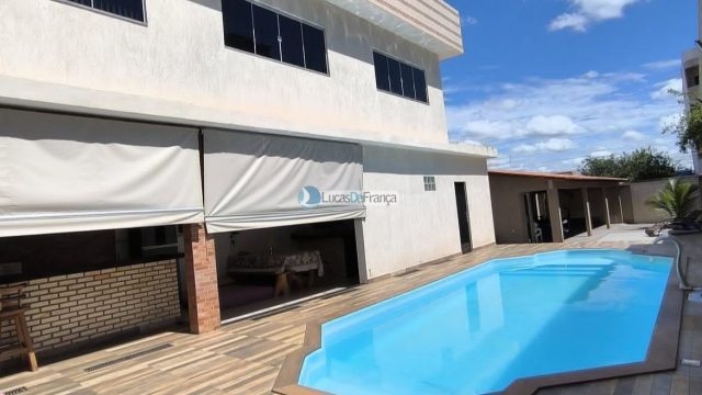 Casa de alto padrão no Arapoangas