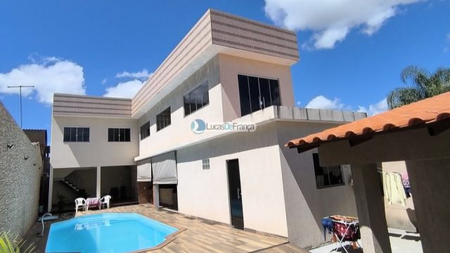 Casa de alto padrão no Arapoangas