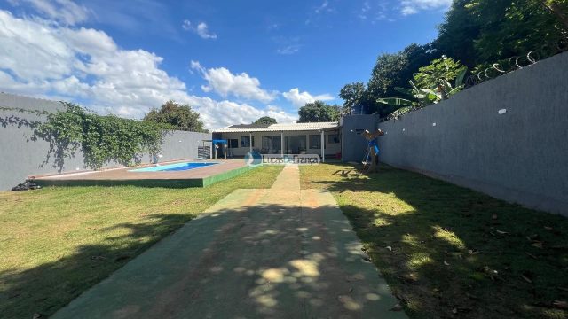 Casa na Horta Comunitária – Oportunidade Imperdível!