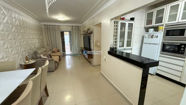 Casa na Quadra 03 (parte do meio)