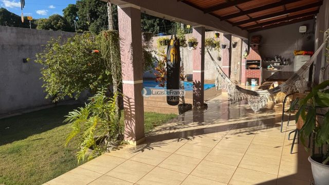 Casa no condomínio Veneza no Arapongas