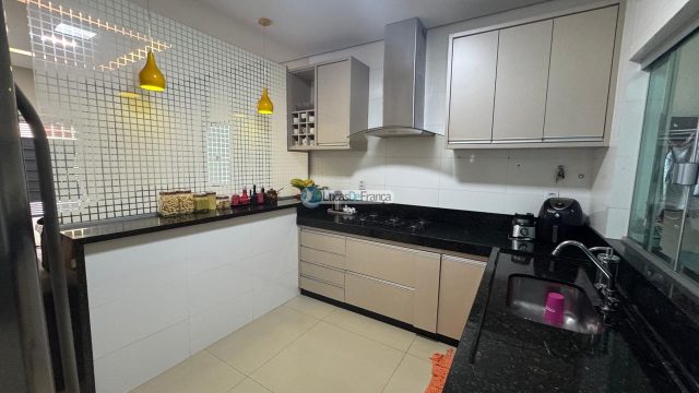 Imóvel Na Vila Militar