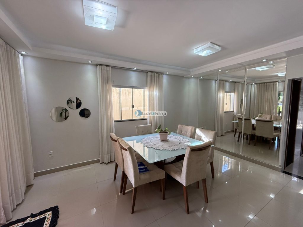 Linda e Excelente casa bem localizada. (6)