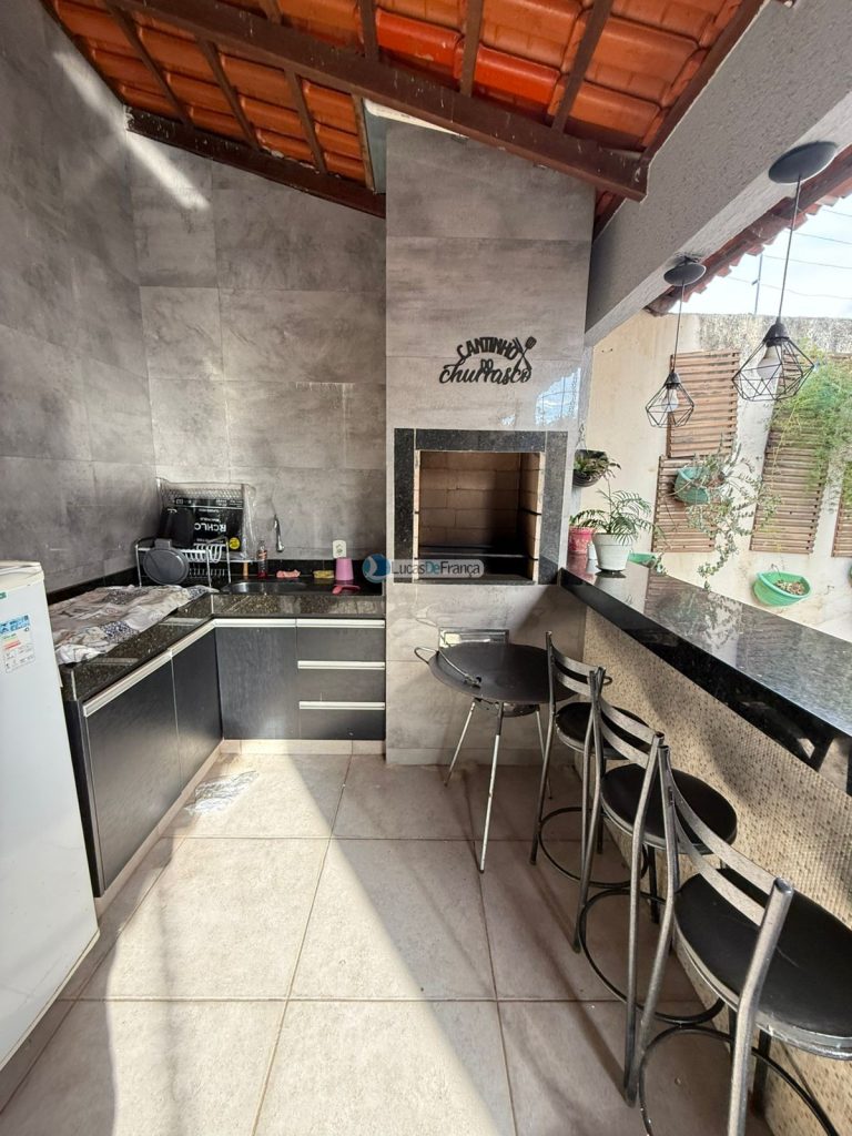 Linda e Excelente casa bem localizada. (7)
