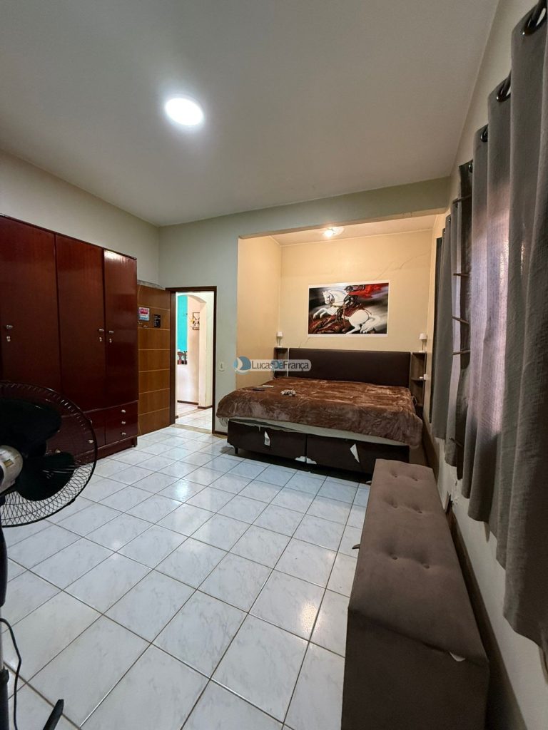 Casa Térrea com Piscina à Venda (10)