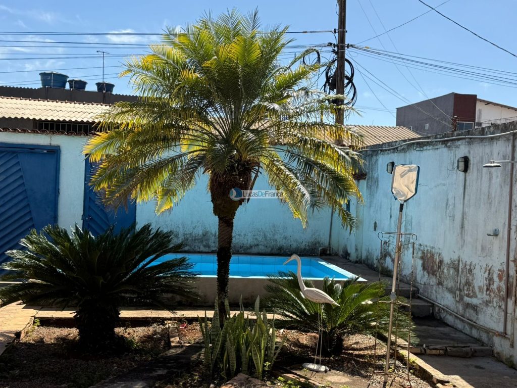Casa Térrea com Piscina à Venda (5)