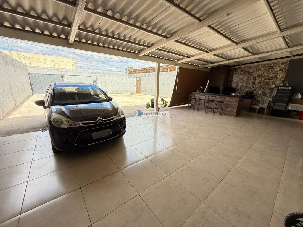 EXCELENTE IMÓVEL NA RUA MATO GROSSO (11)