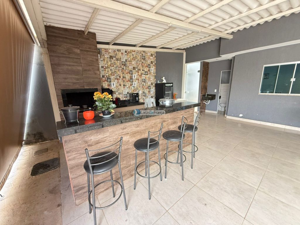 EXCELENTE IMÓVEL NA RUA MATO GROSSO (14)