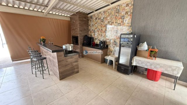 EXCELENTE IMÓVEL NA RUA MATO GROSSO