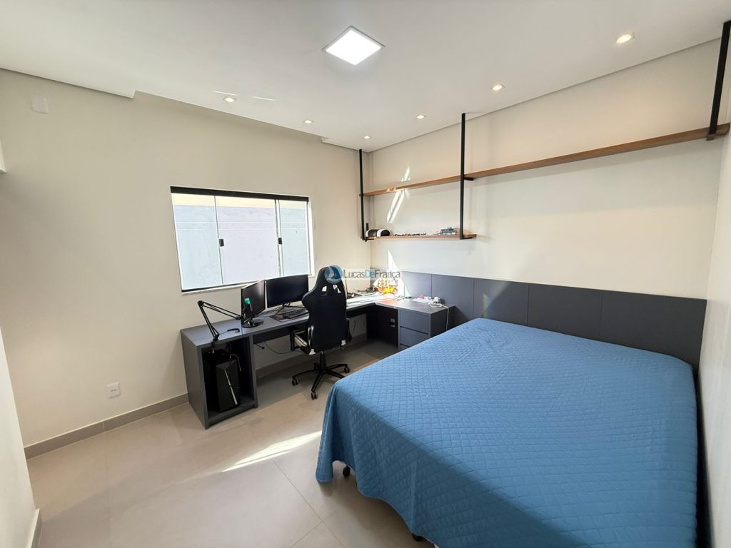 casa de alto padrão na Avenida São Paulo Setor Tradicional (12)