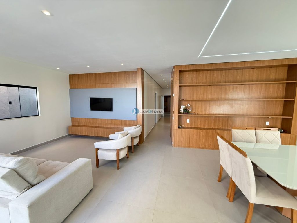 casa de alto padrão na Avenida São Paulo Setor Tradicional (13)