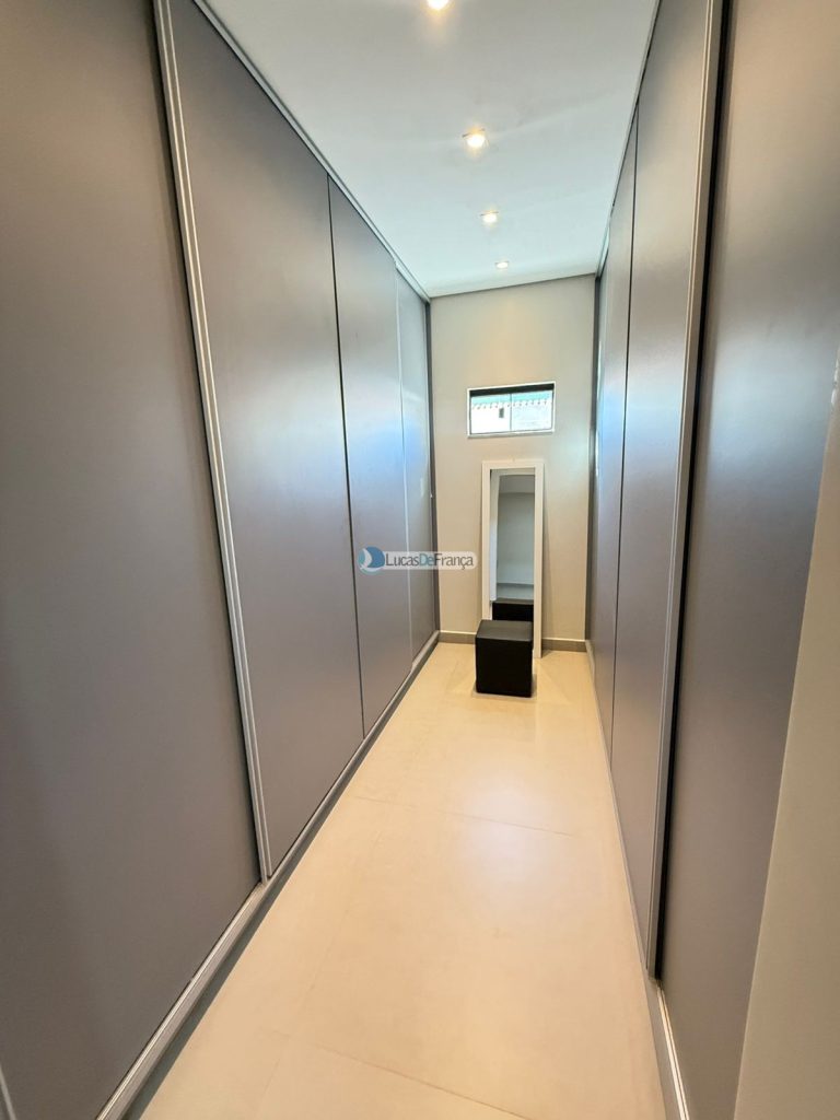 casa de alto padrão na Avenida São Paulo Setor Tradicional (15)