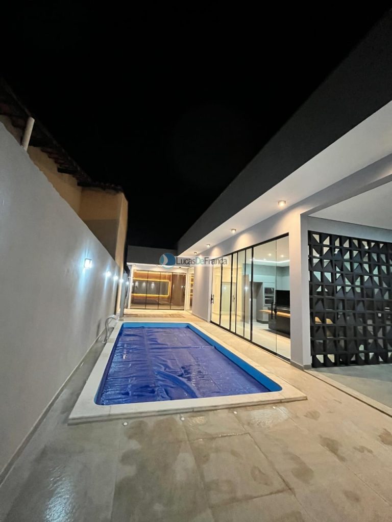 casa de alto padrão na Avenida São Paulo Setor Tradicional (16)