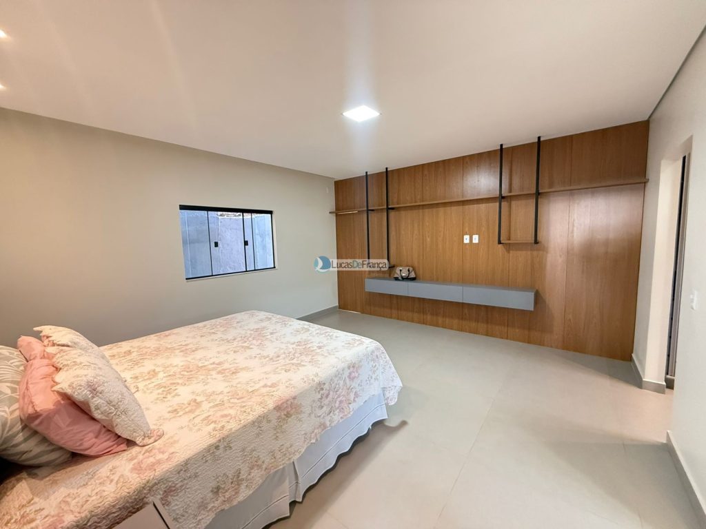 casa de alto padrão na Avenida São Paulo Setor Tradicional (18)