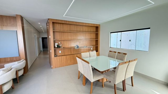 Casa de alto padrão na Avenida São Paulo, Setor Tradicional