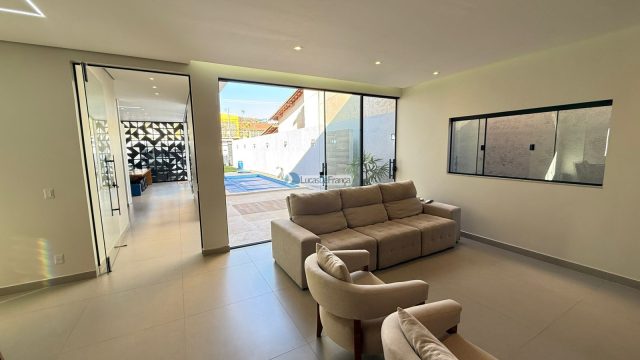 Casa de alto padrão na Avenida São Paulo, Setor Tradicional