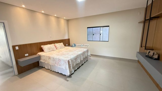 Casa de alto padrão na Avenida São Paulo, Setor Tradicional