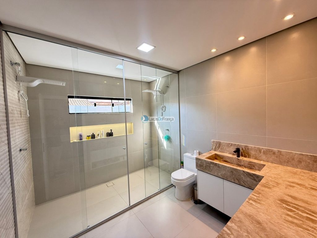 casa de alto padrão na Avenida São Paulo Setor Tradicional (21)