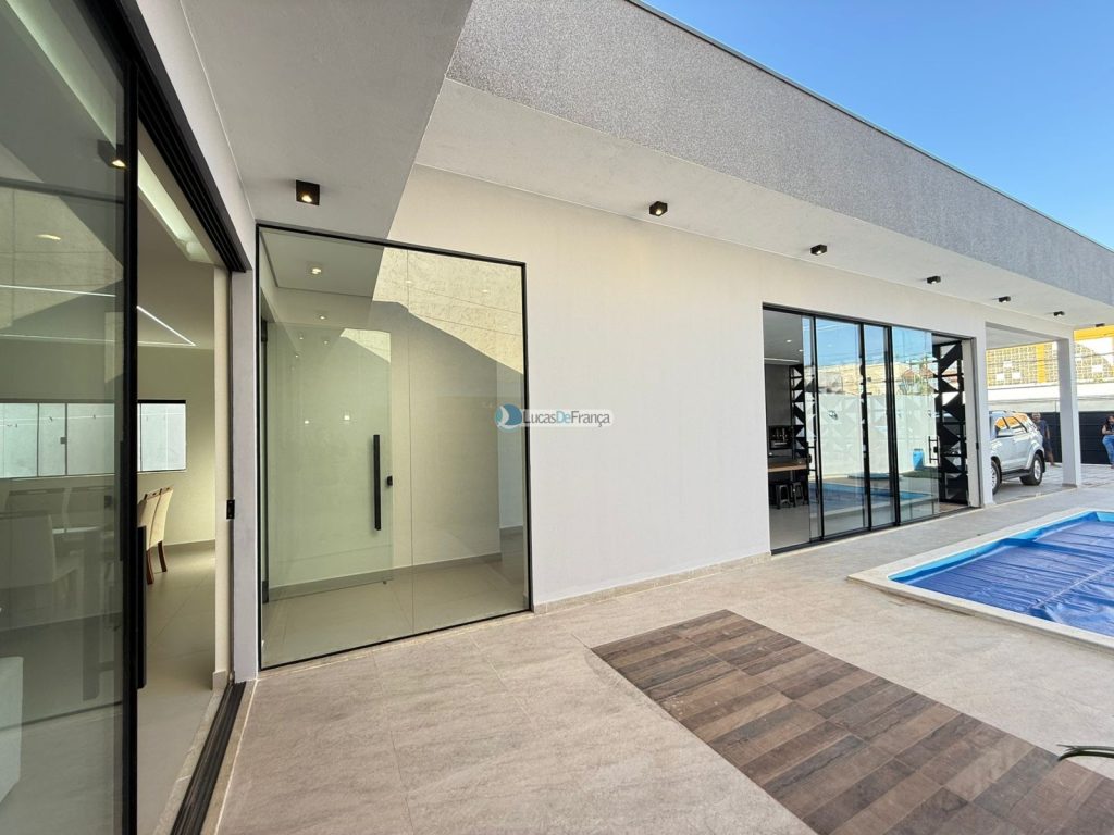 casa de alto padrão na Avenida São Paulo Setor Tradicional (4)