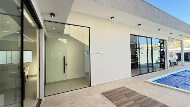 Casa de alto padrão na Avenida São Paulo, Setor Tradicional