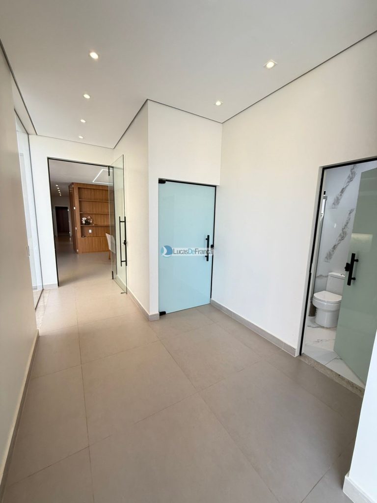 casa de alto padrão na Avenida São Paulo Setor Tradicional (7)