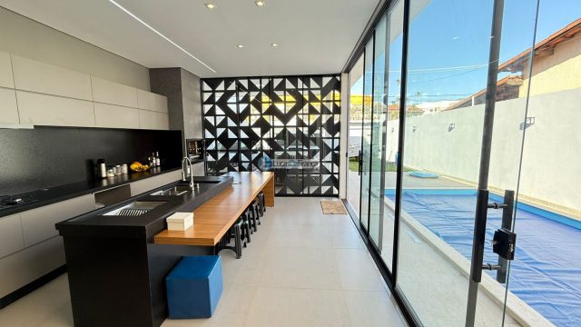 Casa de alto padrão na Avenida São Paulo, Setor Tradicional