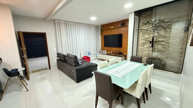 Casa na Vila Militar (SRO)