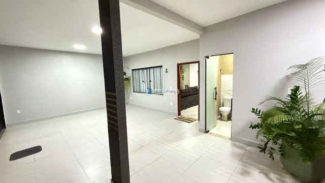 Casa na Vila Militar (SRO)