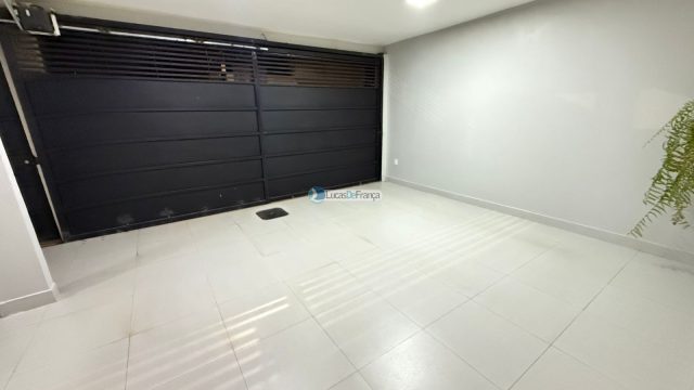 Casa na Vila Militar (SRO)