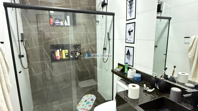 Casa na Vila Militar (SRO)