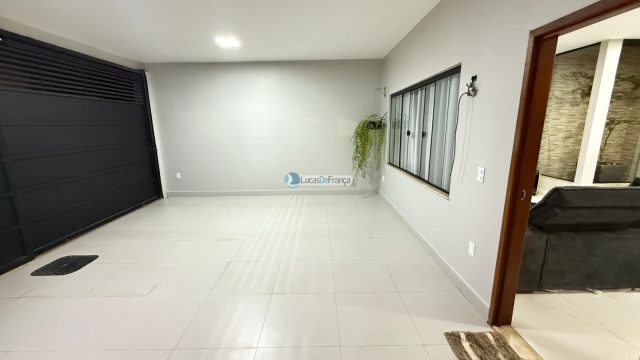 Casa na Vila Militar (SRO)