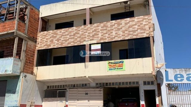 PRÉDIO NO ARAPOANGAS, AV. COMERCIAL.