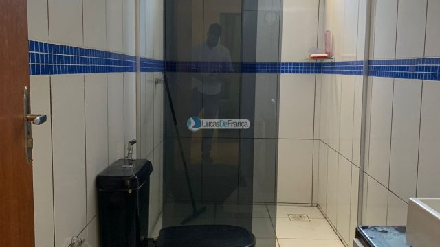 PRÉDIO NO ARAPOANGAS, AV. COMERCIAL.