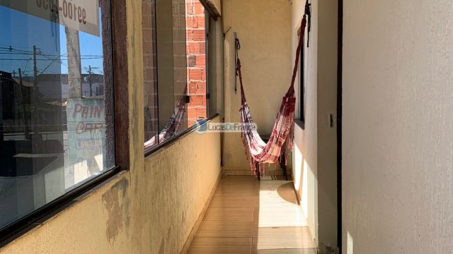 PRÉDIO NO ARAPOANGAS, AV. COMERCIAL.