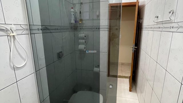 Sobrado em Lote Comercial – Vila Buritis, Quadra 02, Conjunto J