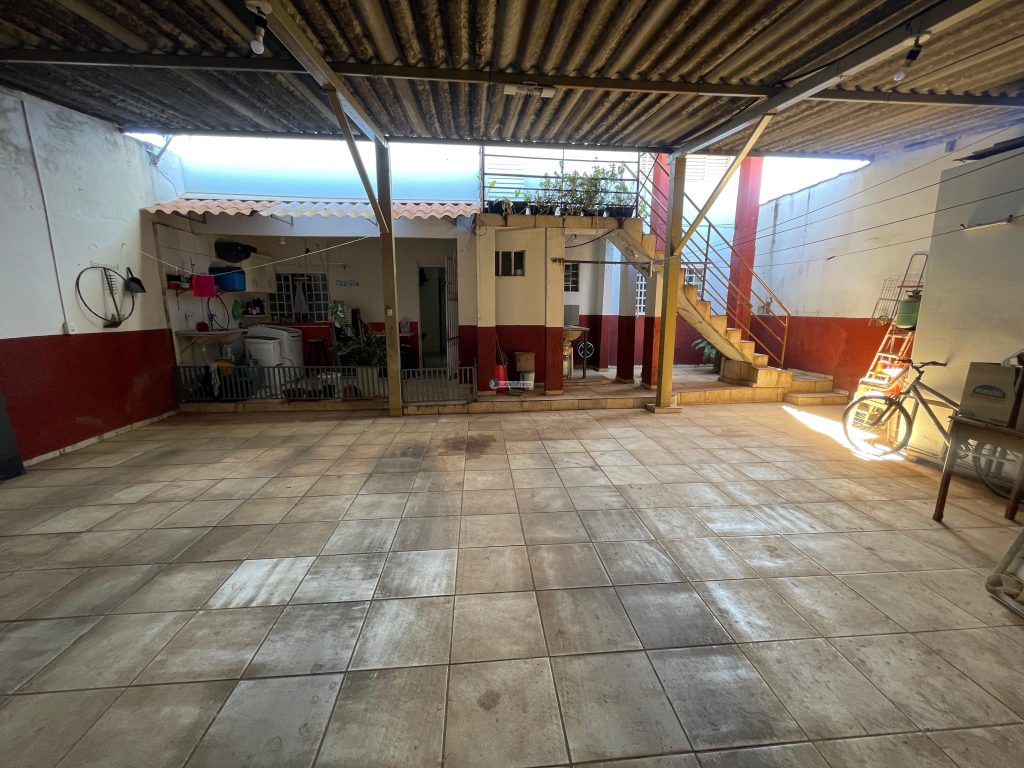 Sobrado em Lote Comercial Vila Buritis (16)