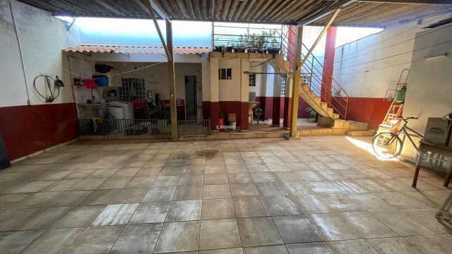 Sobrado em Lote Comercial – Vila Buritis, Quadra 02, Conjunto J