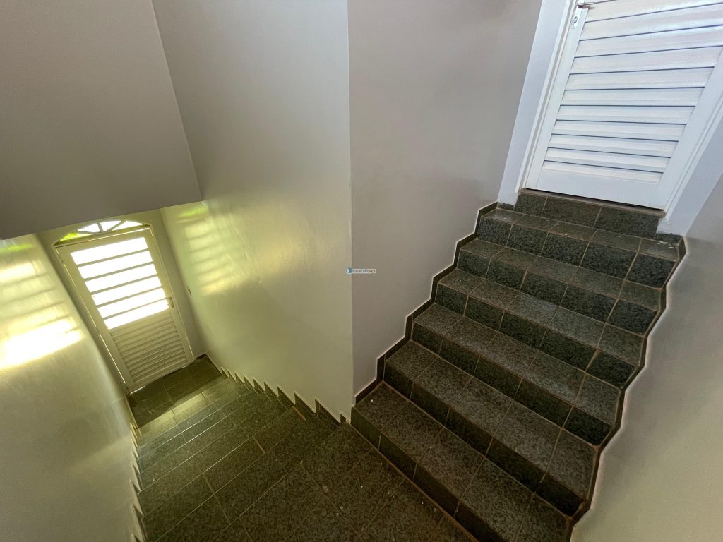 Sobrado em Lote Comercial Vila Buritis (20)