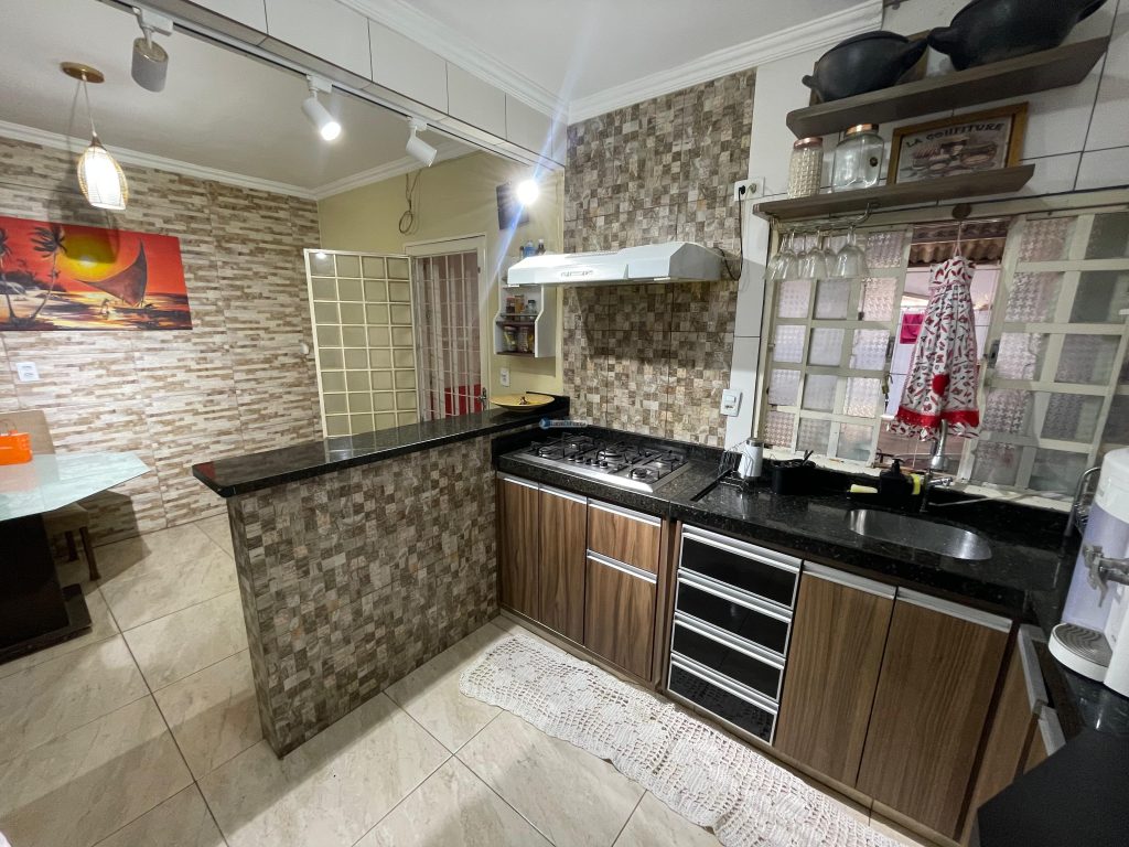 Sobrado em Lote Comercial Vila Buritis (21)