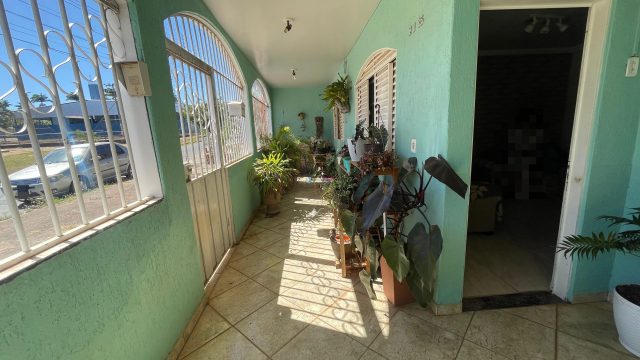 Sobrado em Lote Comercial – Vila Buritis, Quadra 02, Conjunto J