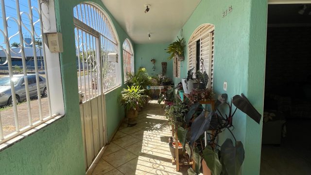 Sobrado em Lote Comercial – Vila Buritis, Quadra 02, Conjunto J