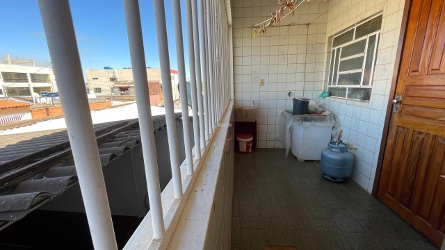 Sobrado em Lote Comercial – Vila Buritis, Quadra 02, Conjunto J